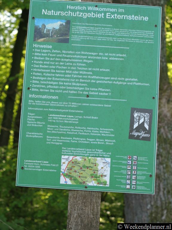 De Externsteine liggen ongeveer 300 km van Utrecht in het natuurgebied Teuteburger Wald. De steden Bielefeld en Paderborn liggen vlakbij.Tip: De mooiste plaatsen in het Teutoburger Woud.